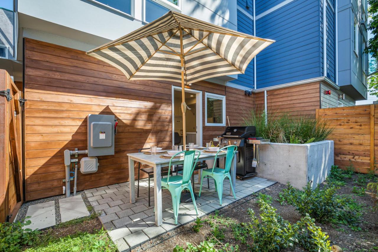 Rooftop Patio With Waterview, Private Garden & Grill 3Br 3Ba- Modern Cityscape シアトル エクステリア 写真